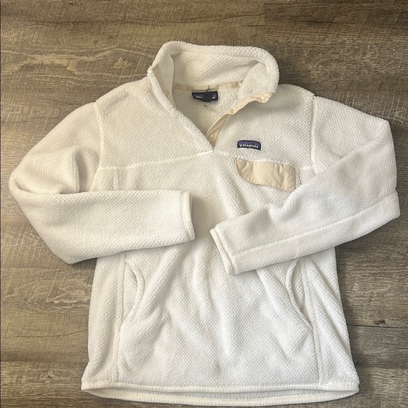 Patagonia Women's Re-Tool Snap-T® Pullover in Raw Linen Size Large